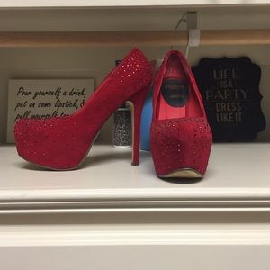 Red party heels ❤️